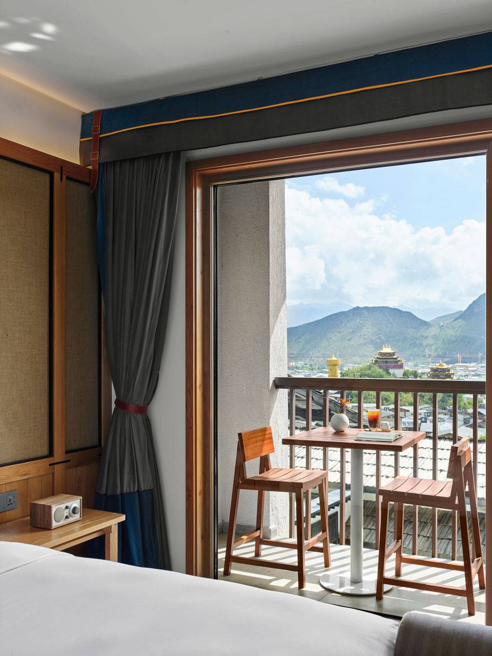 香格里拉 LUX* 酒店 Junior Suite 陽台與遠山