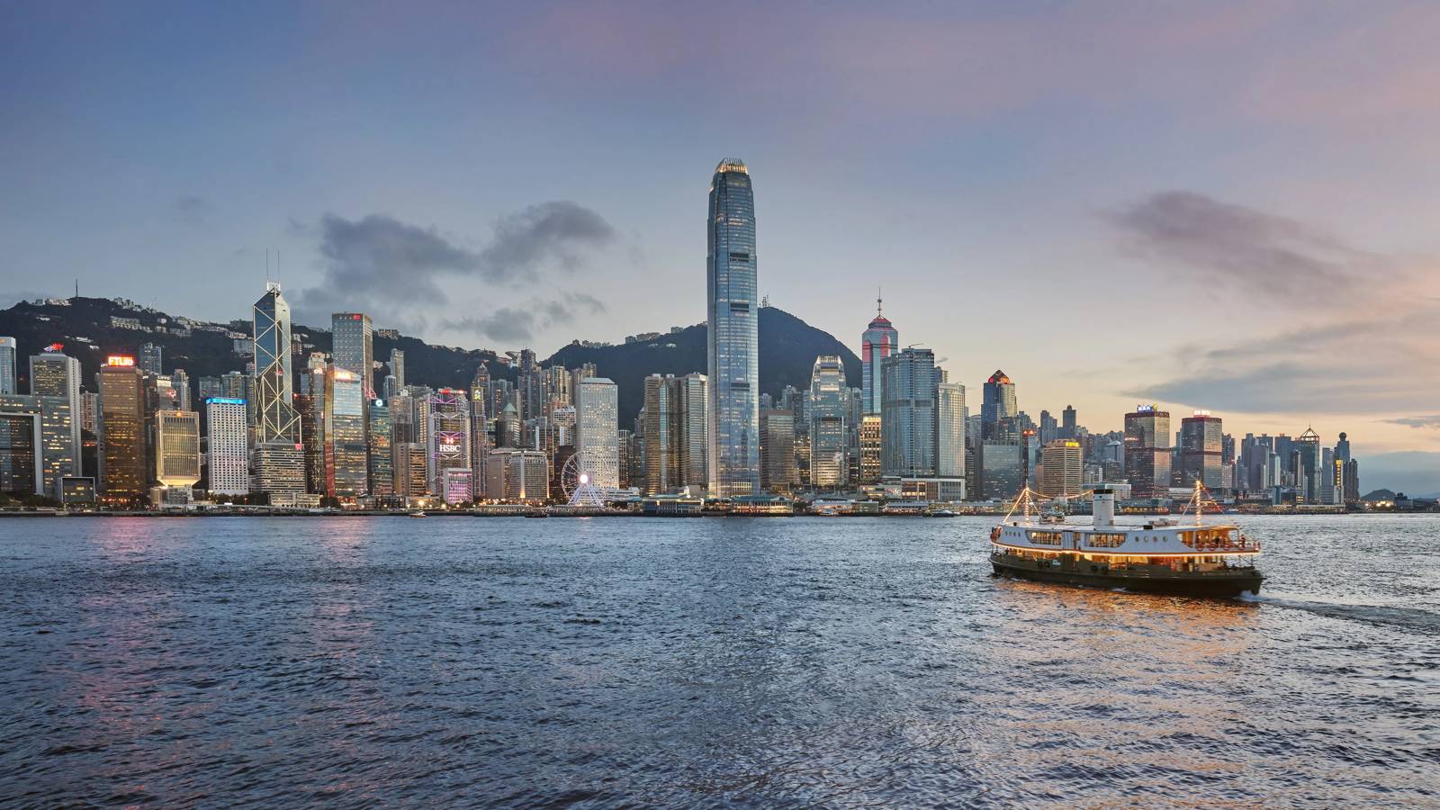 維多利亞港與港島天際線（目的地參考）