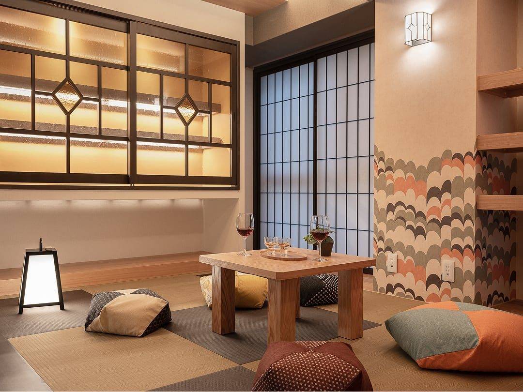 MIMARU SUITES 京都 CENTRAL 日式套房的榻榻米房與幾何圖案牆面