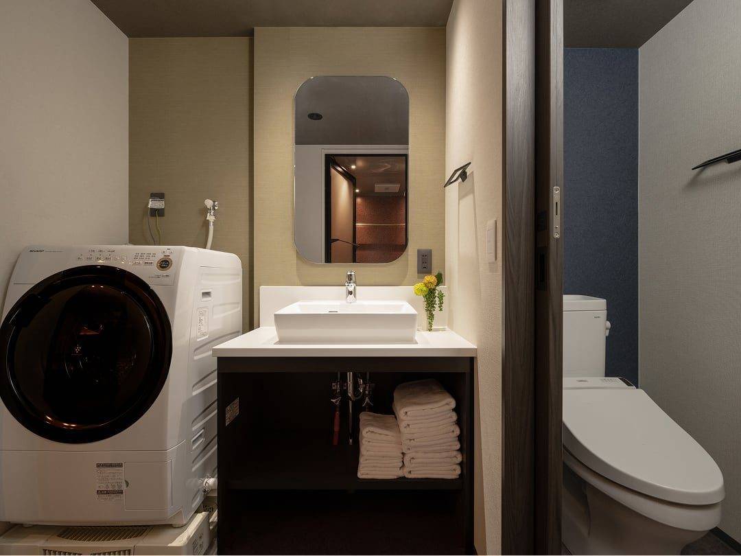 MIMARU SUITES 京都 CENTRAL 洗衣烘乾機與雙洗手台