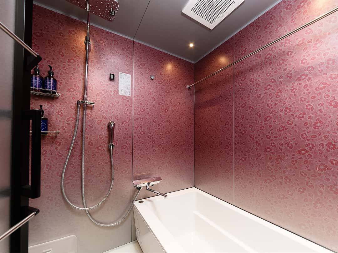 MIMARU SUITES 京都 四條 紅色磁磚浴室