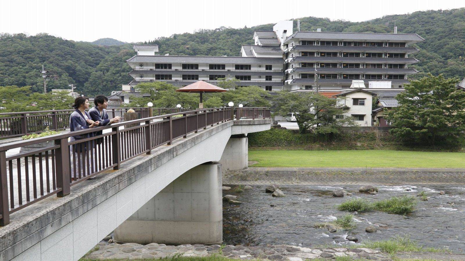 三朝溫泉 三朝館 從かじか橋望向旅館
