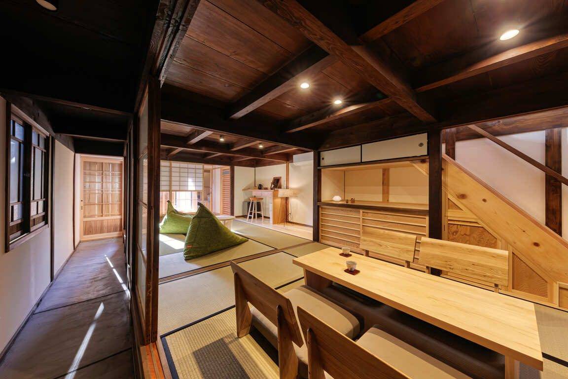 NIPPONIA HOTEL 伊勢河崎 商人町通庭與樓梯