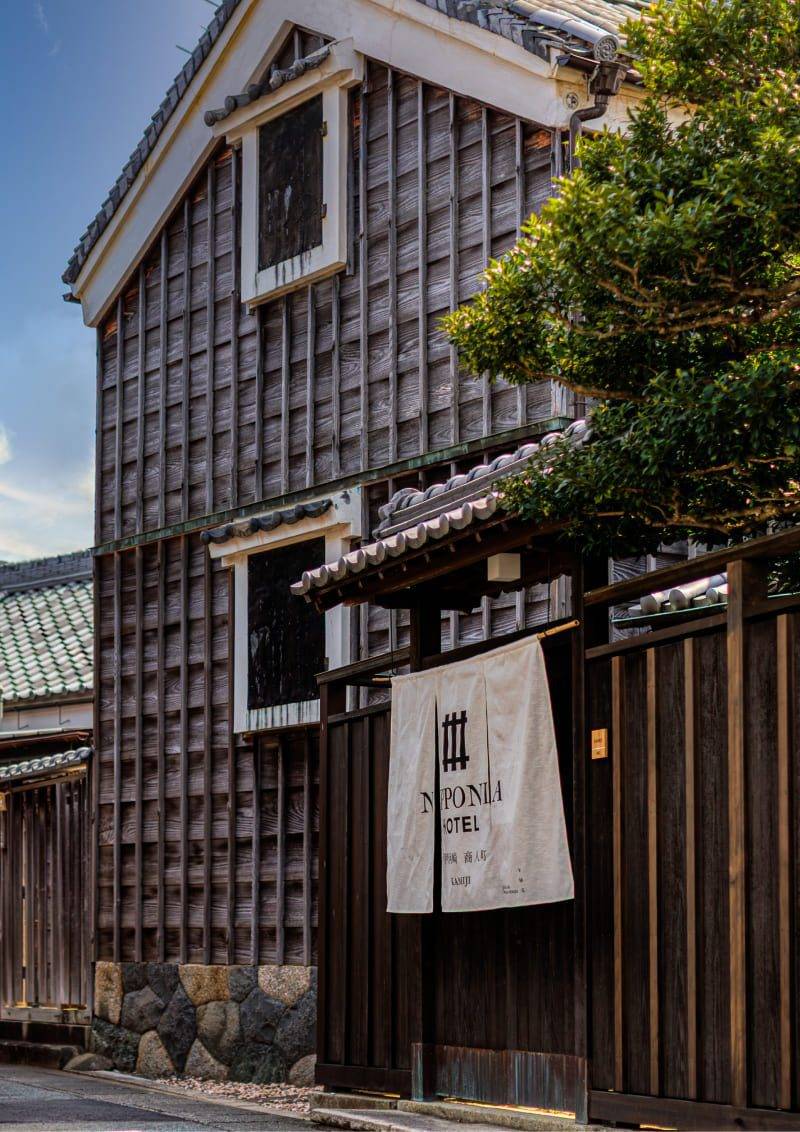 NIPPONIA HOTEL 伊勢河崎 商人町黑色木牆的商家建築