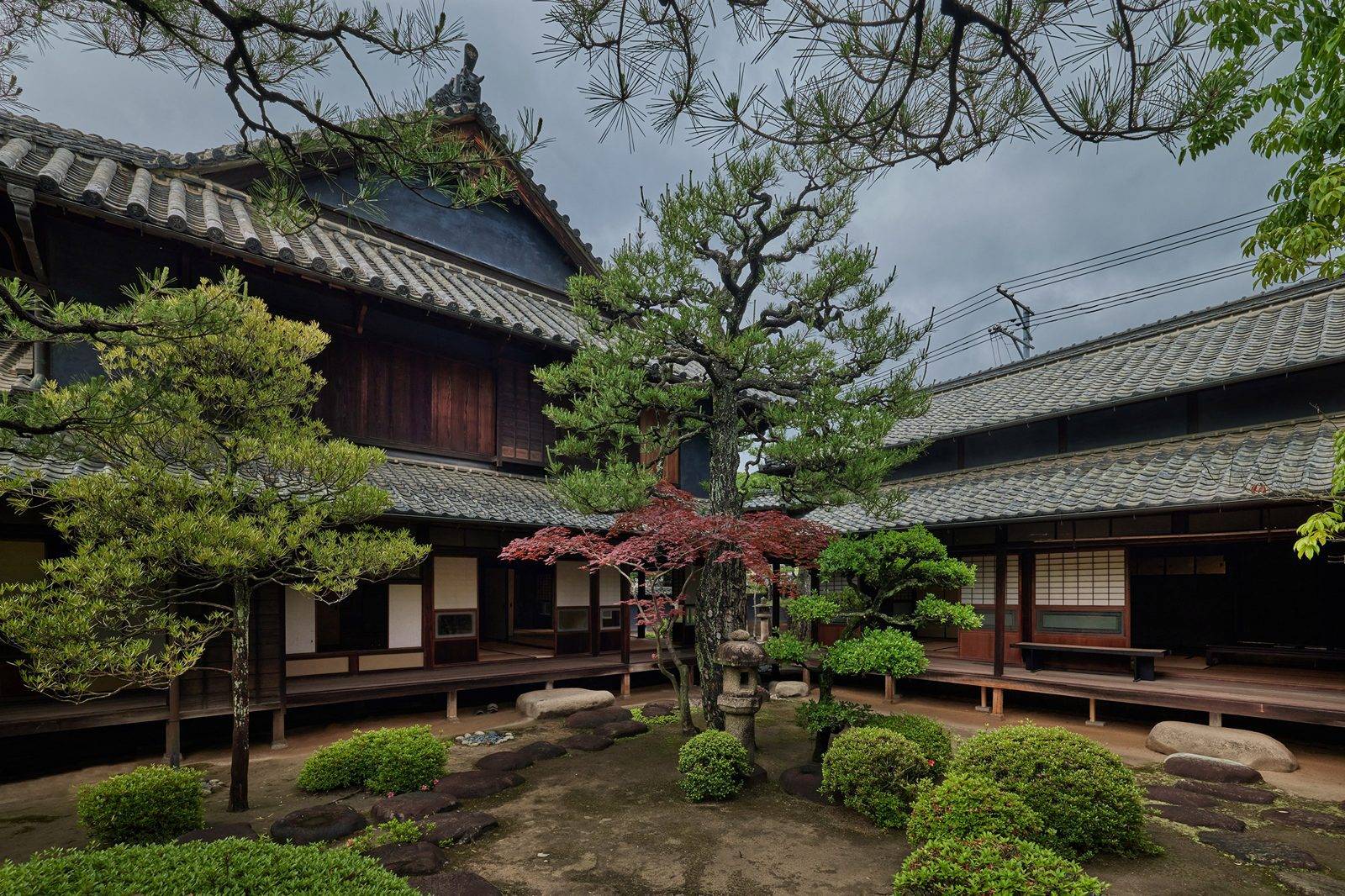 NIPPONIA HOTEL 竹原 製鹽町庭園與老建築