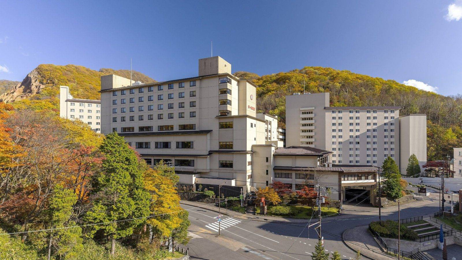 登別溫泉 第一瀧本館 秋季外觀與登別溫泉山谷