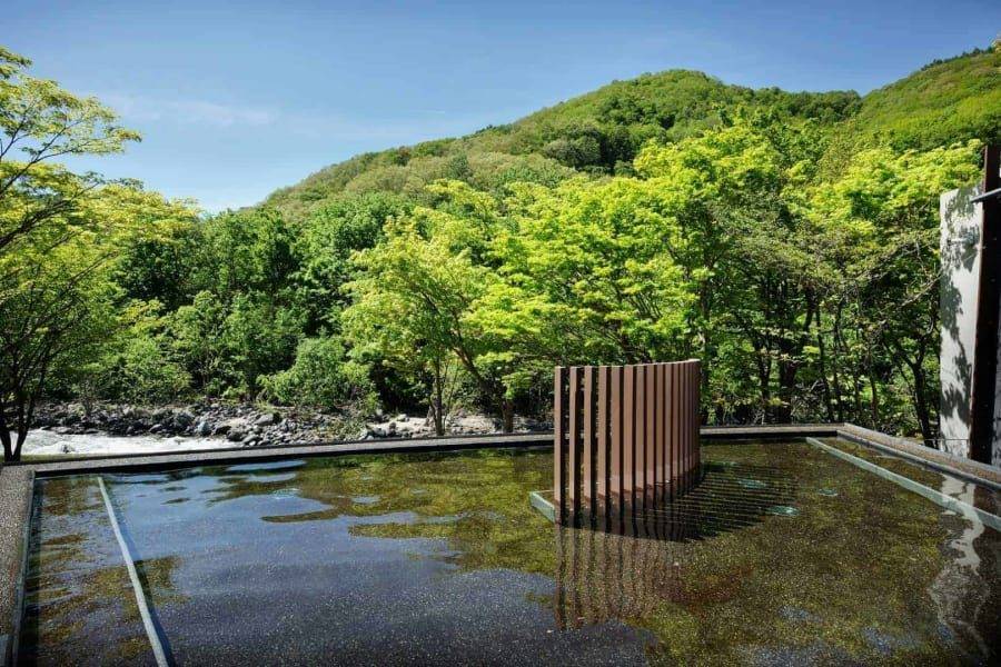 星野集團 奧入瀨溪流飯店溪畔露天溫泉