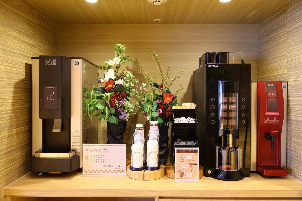 御宿 野乃 熊本 大廳的自助飲品機