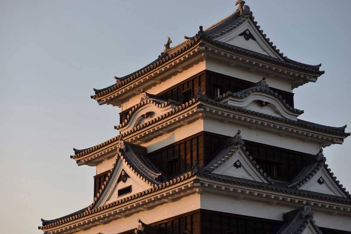 大洲城 Castle Stay 藍天下的大洲城天守與層層屋簷