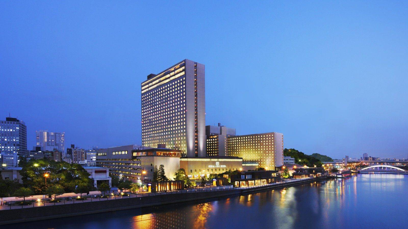 大阪麗嘉皇家酒店堂島川畔的夜景