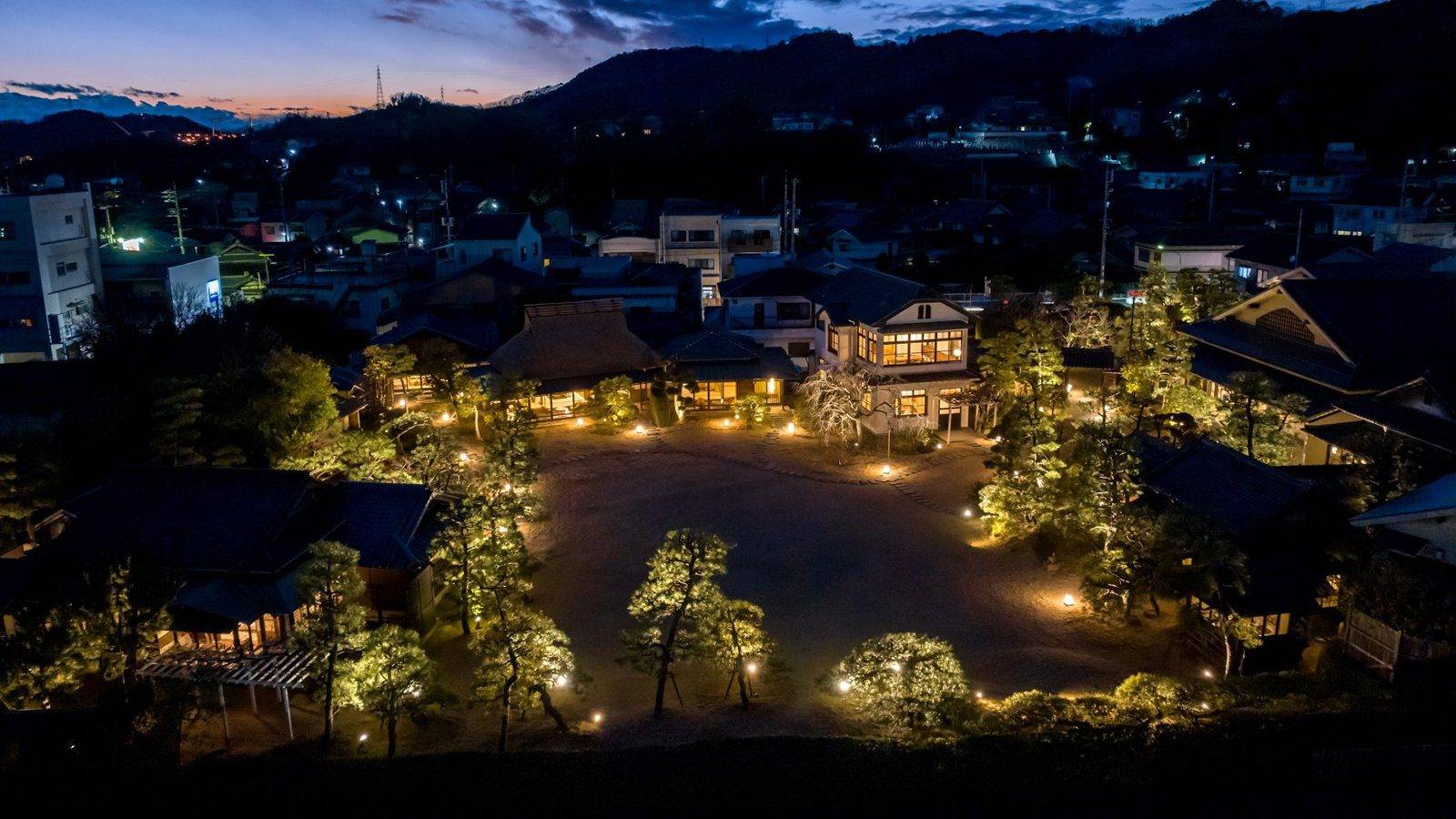 Ryokan 尾道西山夜間點燈的庭園與離れ