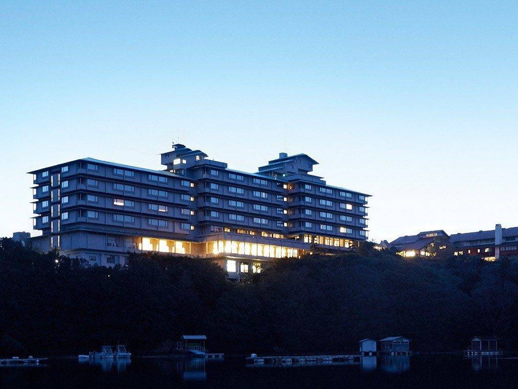 志摩觀光飯店英虞灣畔的建築暮色外觀