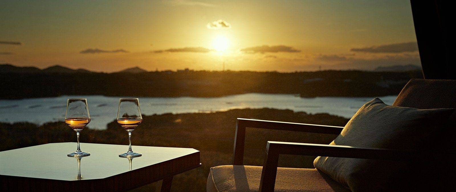 志摩觀光飯店窗邊座位與英虞灣夕陽