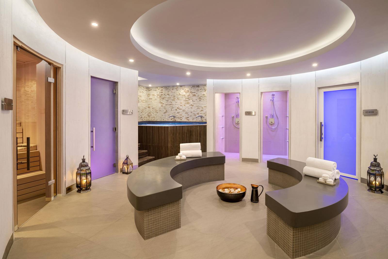 開羅瑞吉酒店 Iridium Spa 的圓形休息區