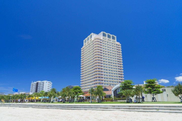 The Beach Tower 沖繩