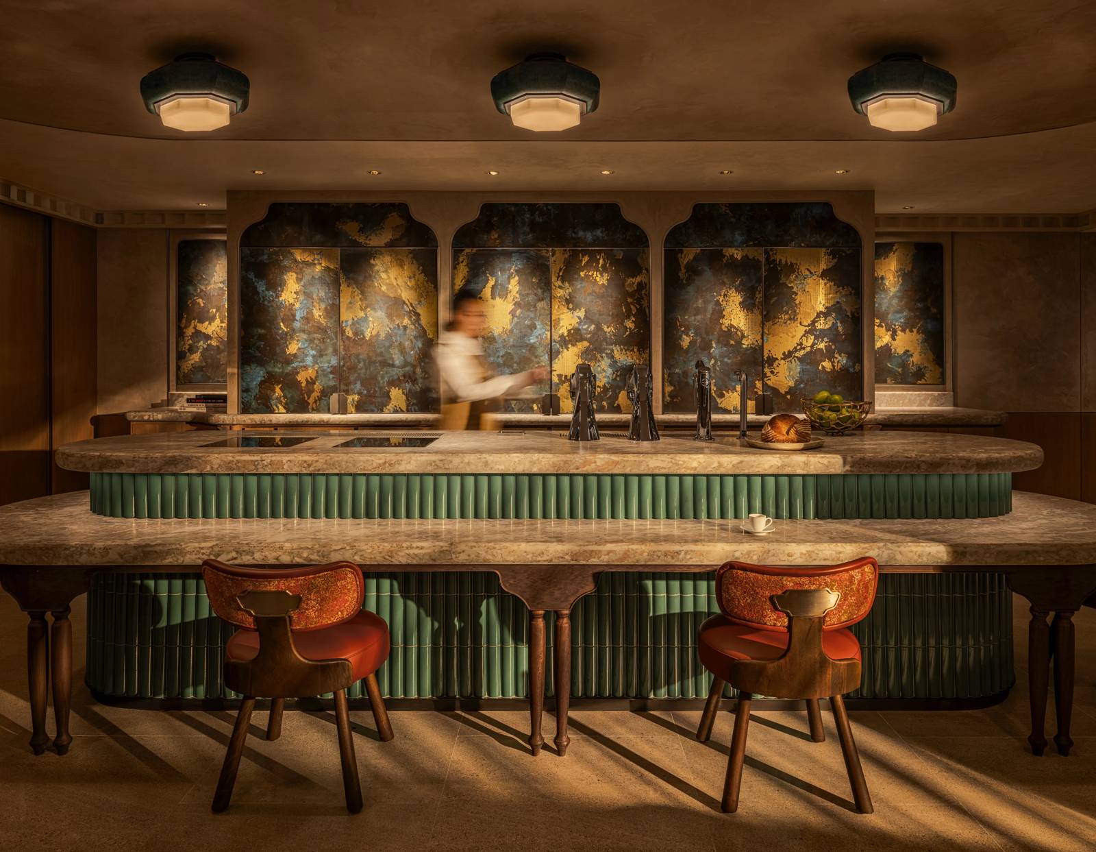 香港置地文華東方酒店 The Communal 的咖啡吧台