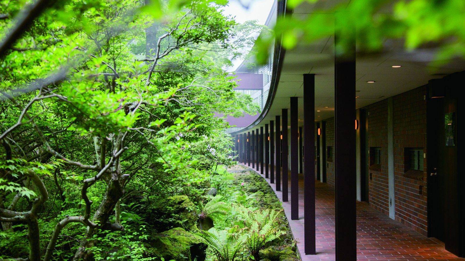 輕井澤皇家王子大飯店 Garden Twin 客房相連的弧形迴廊