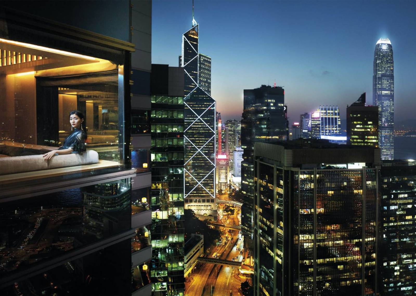 香港奕居窗邊與中環夜景