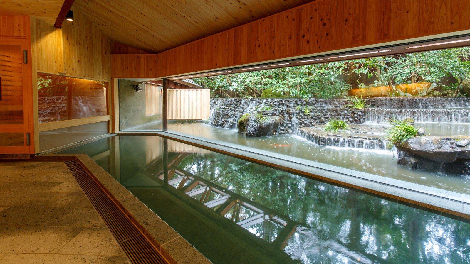 嬉野溫泉 大正屋面向瀑布庭園的「滝の湯」
